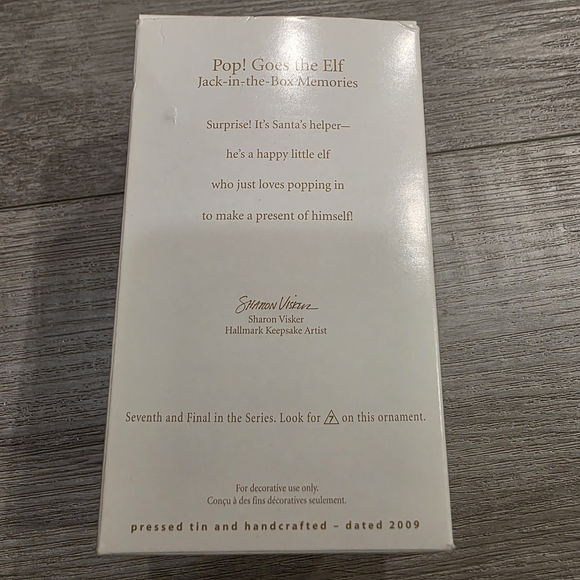 Hallmark Pop! Goes the Elf Jack-in-the-Box - Green and Red - Picture 6 of 6